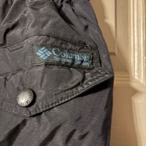 Men’s size large Columbia Ski pants. Color is black